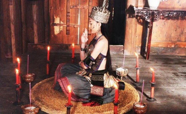 探索中国农村十大诡异民俗--湘西苗族人养虫蛊